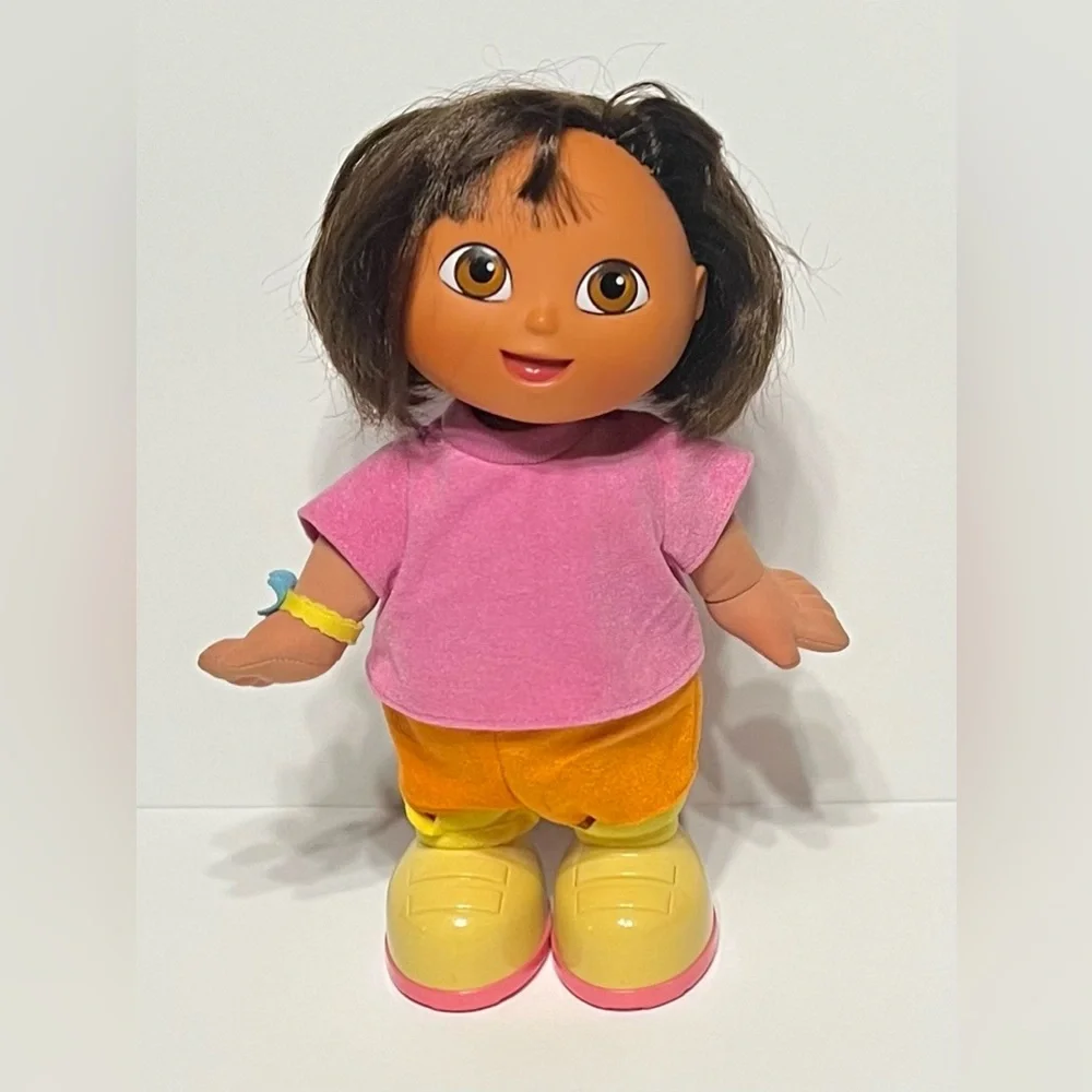2001 Fisher Price Dora The Explorer Dancing Doll